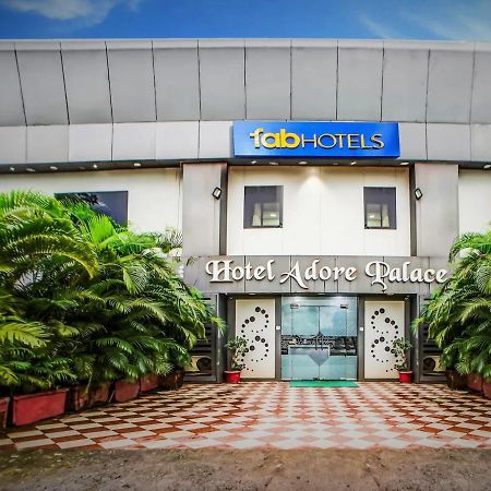 Hotel Adore Palace ムンバイ エクステリア 写真